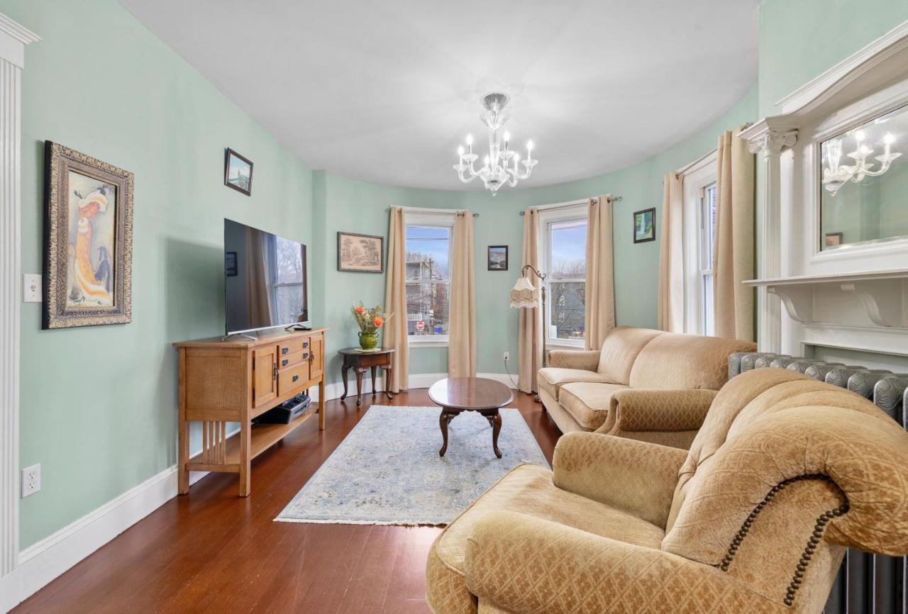 Bright & Spacious 2Br Apartment, Mins From Downtown Boston, Parking Экстерьер фото