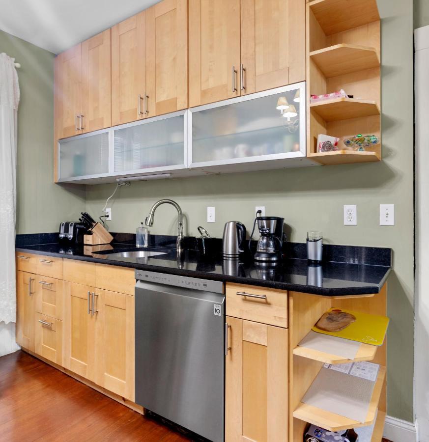 Bright & Spacious 2Br Apartment, Mins From Downtown Boston, Parking Экстерьер фото