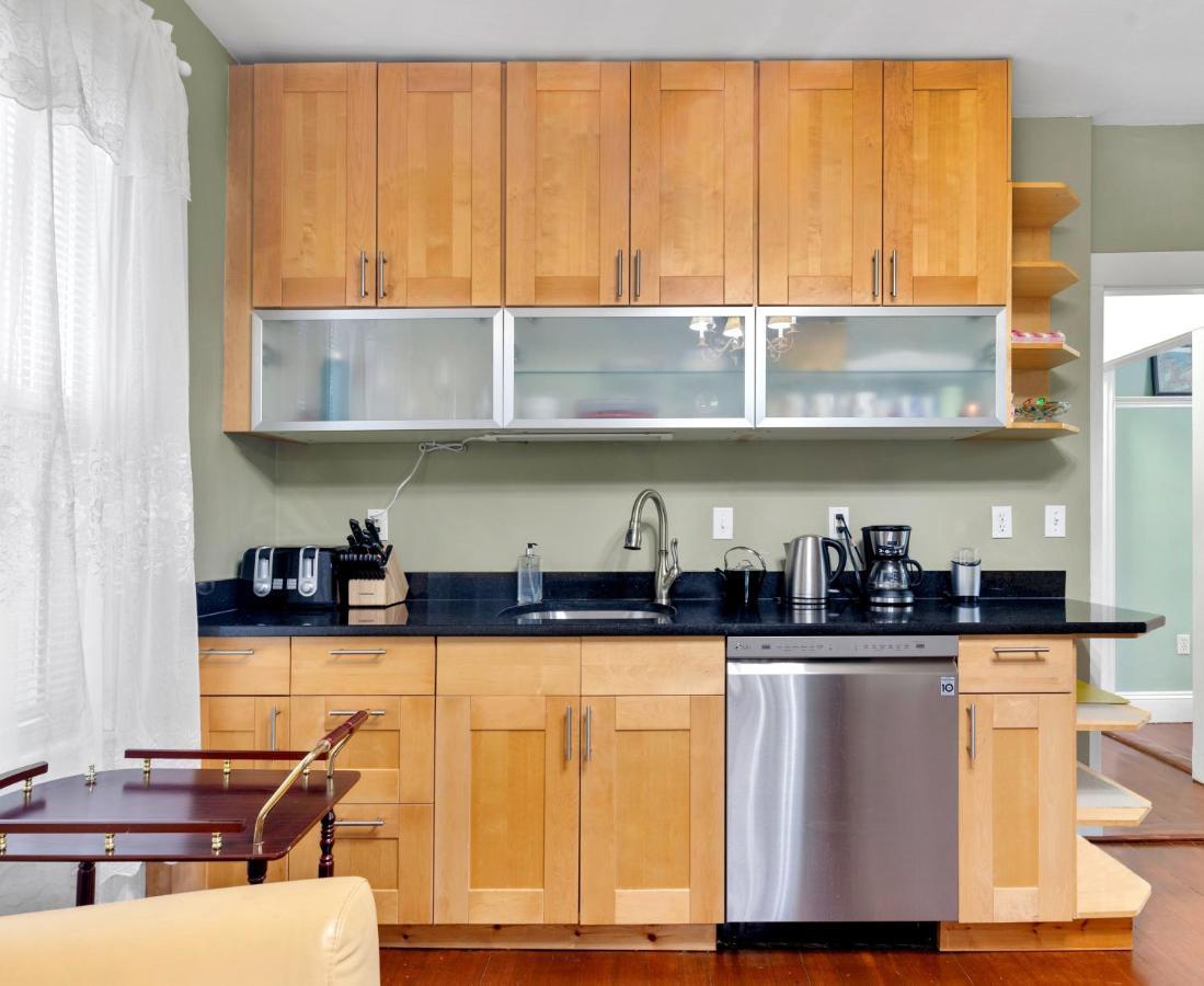 Bright & Spacious 2Br Apartment, Mins From Downtown Boston, Parking Экстерьер фото