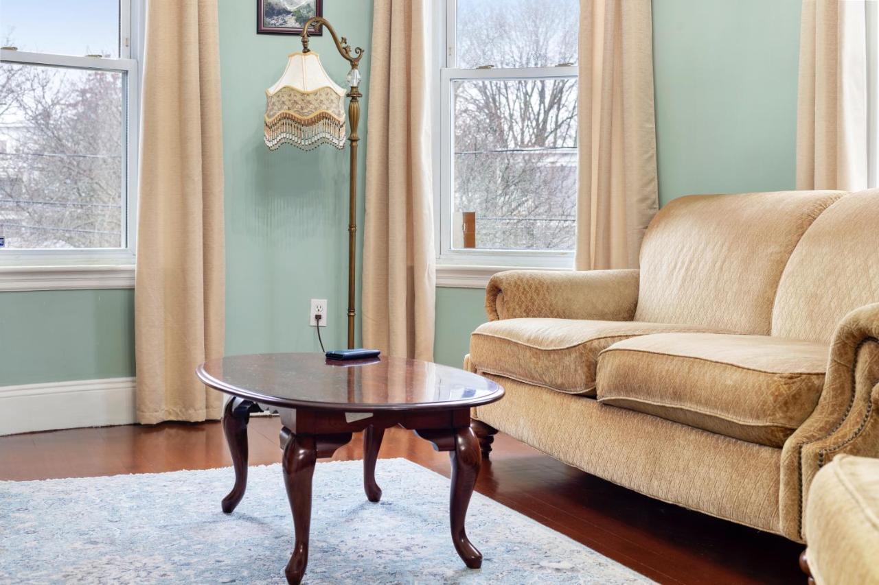 Bright & Spacious 2Br Apartment, Mins From Downtown Boston, Parking Экстерьер фото