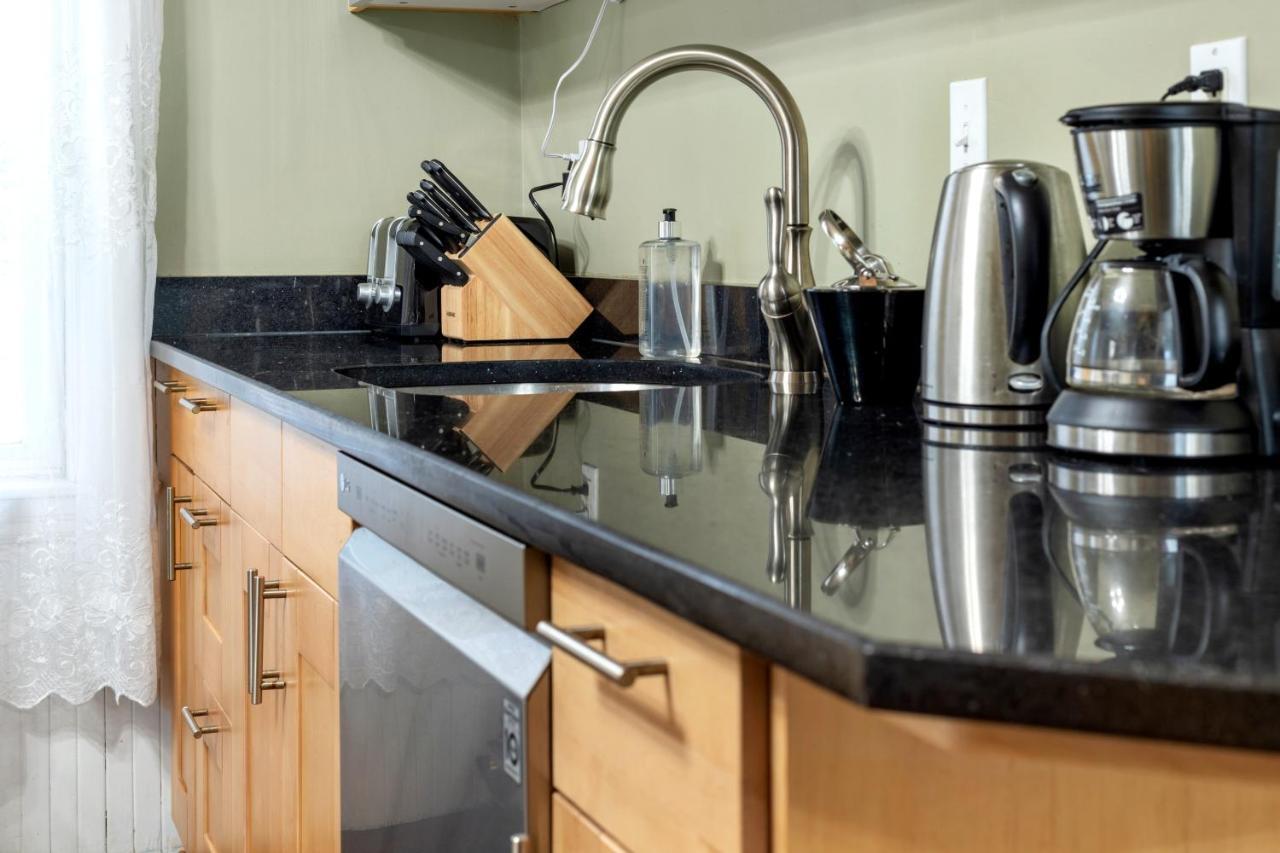 Bright & Spacious 2Br Apartment, Mins From Downtown Boston, Parking Экстерьер фото